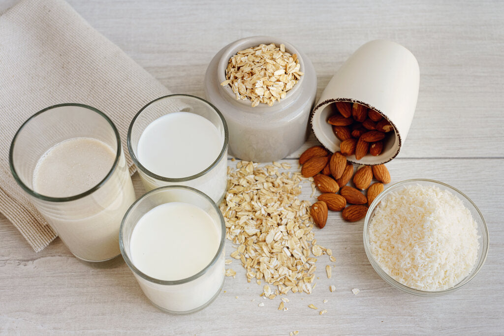 Oat Milk Vs. Almond Milk: Which Is Better?